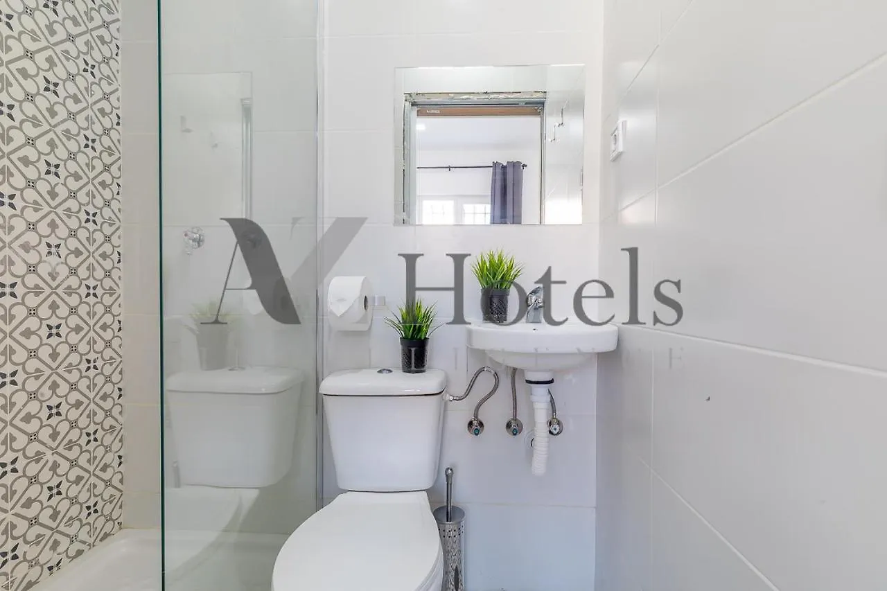 Guest house Ayz Silvela - Auto Check-In Property Malaga Spain